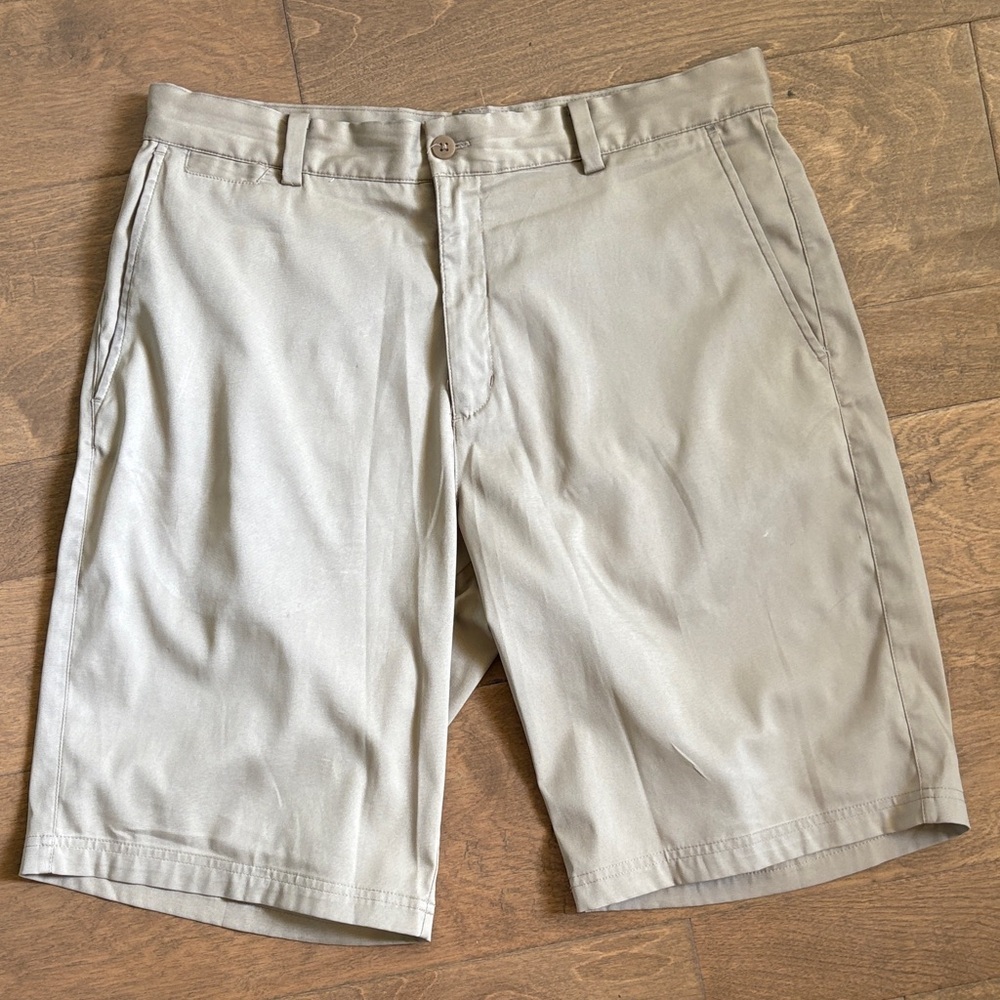 Nike Dri-Fit Golf Shorts Tan Size 32